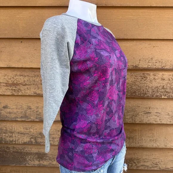LuLaRoe Womens Raglan Sleeve Top S Purple & Gray Floral Print Stretchy Blend - Picture 7 of 9